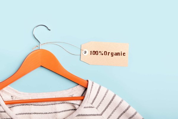 Les Marques Éthiques à Connaître et à Adopter dans Votre Garde-Robe