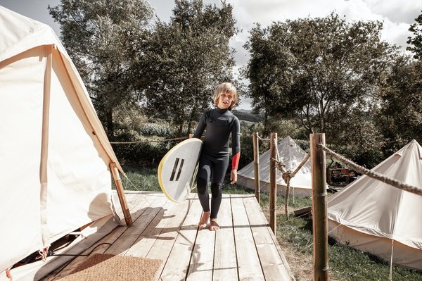 Les campings de Tarascon-sur-Ariège sont-ils adaptés aux familles avec enfants ?